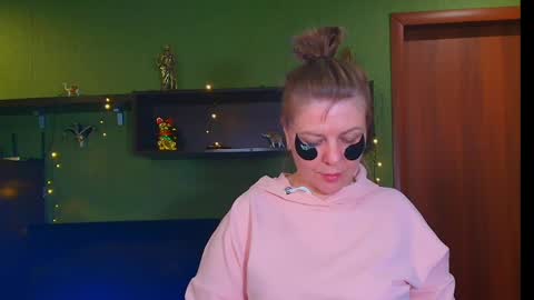Leona tracie online show from April 30, 2026, 7:09 pm
