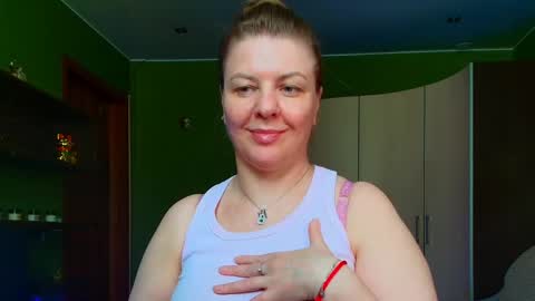 Leona tracie online show from May 22, 2026, 8:21 am