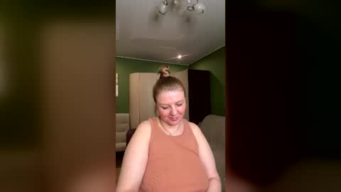 Leona tracie online show from June 15, 2026, 2:47 am