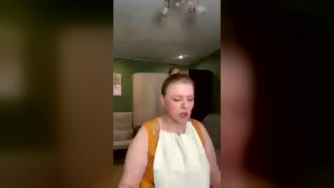 Leona tracie online show from June 15, 2026, 9:28 pm