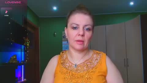 Leona tracie online show from June 25, 2026, 5:34 am