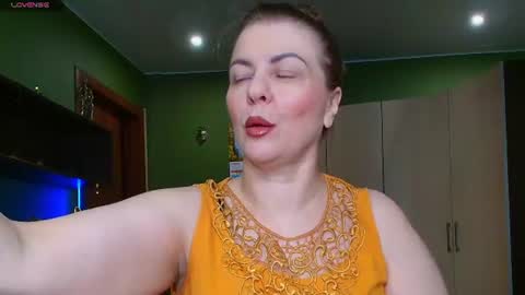 Leona tracie online show from July 10, 2026, 9:28 pm