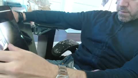 Snapshot of leone44 chatting on April 24, 2026, 8:28 am angel e sonia online show from April 24, 2026, 8:28 am