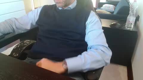 Snapshot of leone44 chatting on May 7, 2026, 9:36 am angel e sonia online show from May 7, 2026, 9:36 am