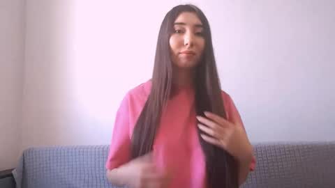 Snapshot of leonieschmith chatting on November 15, 2025, 10:23 am Alice online show from November 15, 2025, 10:23 am