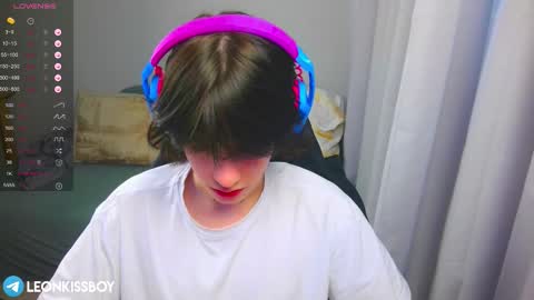 leonkissboy online show from March 25, 2026, 4:51 am