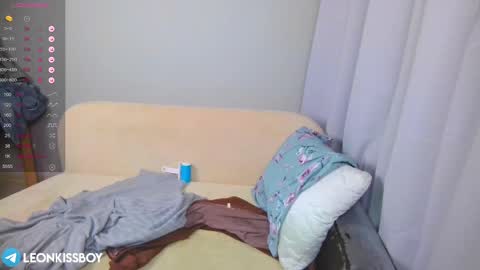 leonkissboy online show from April 1, 2026, 1:41 pm