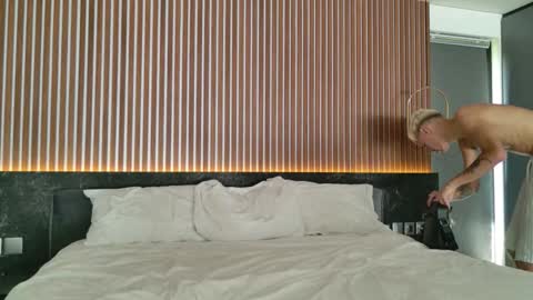 leonlure online show from September 12, 2025, 8:03 am