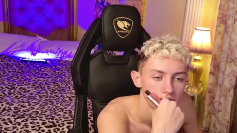 leonlure online show from October 27, 2025, 3:54 am