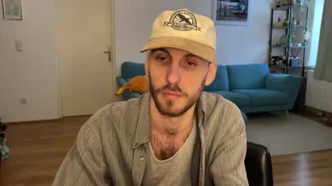 Leon online show from March 9, 2026, 4:00 pm