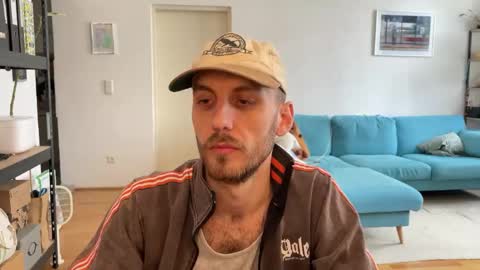 Leon online show from March 17, 2026, 2:20 pm