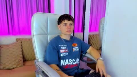 Leo  online show from November 4, 2025, 4:33 am