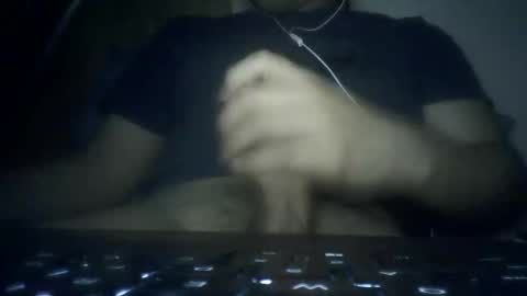 leoonel_95 online show from April 11, 2026, 4:06 am