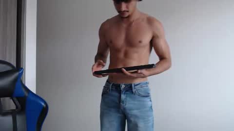 leostorm25 online show from February 25, 2026, 8:18 pm