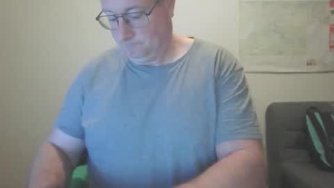 homquisgode online show from December 5, 2025, 5:16 am