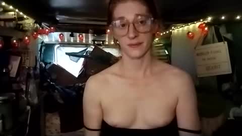 Snapshot of lesleygumgrass chatting on May 27, 2026, 7:11 pm LesleyGumGrass- The Boring Trans girl online show from May 27, 2026, 7:11 pm