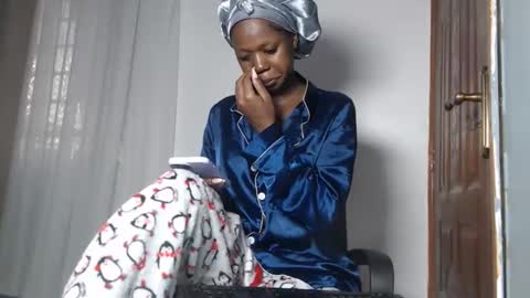 leslie online show from December 23, 2025, 6:22 am