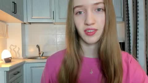 Snapshot of leslie_my_lovee chatting on October 25, 2025, 2:35 pm LESLIE online show from October 25, 2025, 2:35 pm