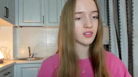 Snapshot of leslie_my_lovee chatting on November 14, 2025, 8:07 pm LESLIE online show from November 14, 2025, 8:07 pm