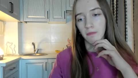 Snapshot of leslie_my_lovee chatting on November 19, 2025, 8:09 pm LESLIE online show from November 19, 2025, 8:09 pm