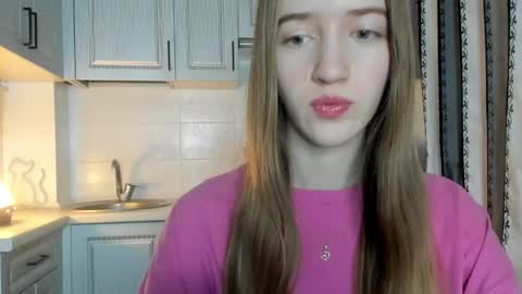 Snapshot of leslie_my_lovee chatting on November 21, 2025, 2:10 am LESLIE online show from November 21, 2025, 2:10 am