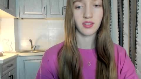 Snapshot of leslie_my_lovee chatting on November 21, 2025, 6:28 pm LESLIE online show from November 21, 2025, 6:28 pm