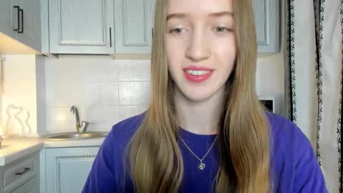 Snapshot of leslie_my_lovee chatting on November 22, 2025, 1:43 pm LESLIE online show from November 22, 2025, 1:43 pm