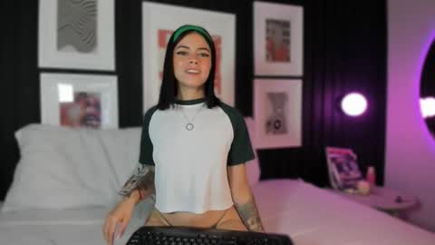 leslie_thompson online show from January 6, 2026, 8:12 pm