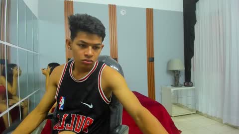 L E S L E Y  AND  D R A K O online show from February 27, 2025, 10:31 pm