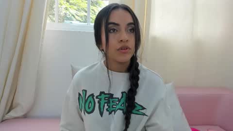 LeslieBush online show from November 7, 2025, 3:23 pm