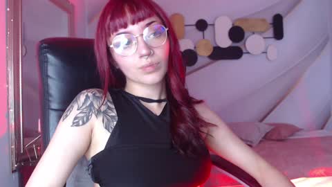 Snapshot of lessboobs_gh chatting on December 20, 2024, 3:53 pm Less  online show from December 20, 2024, 3:53 pm