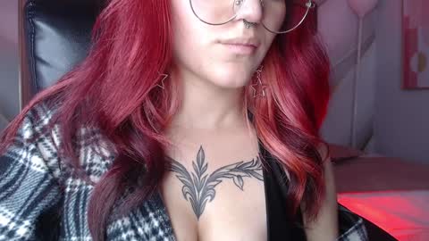 Snapshot of lessboobs_gh chatting on January 18, 2025, 5:59 pm Less  online show from January 18, 2025, 5:59 pm