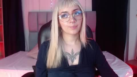 Snapshot of lessboobs_gh chatting on March 1, 2025, 2:44 pm Less  online show from March 1, 2025, 2:44 pm