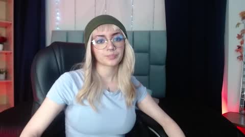 Snapshot of lessboobs_gh chatting on March 9, 2025, 11:25 am Less  online show from March 9, 2025, 11:25 am