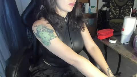 Snapshot of lestatdlion chatting on April 13, 2026, 12:43 pm lestatdlion online show from April 13, 2026, 12:43 pm
