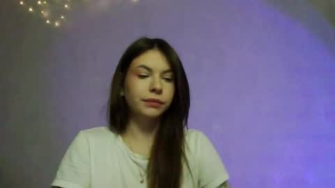Snapshot of let_me_seee chatting on April 18, 2026, 12:42 pm Fiona online show from April 18, 2026, 12:42 pm