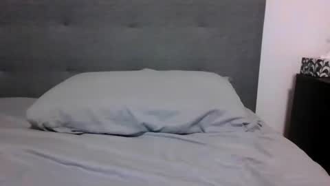 lets_play143 online show from October 15, 2025, 12:44 am