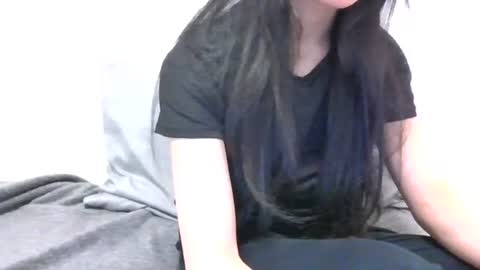 Snapshot of lets_play143 chatting on February 17, 2026, 5:48 am lets_play143 online show from February 17, 2026, 5:48 am