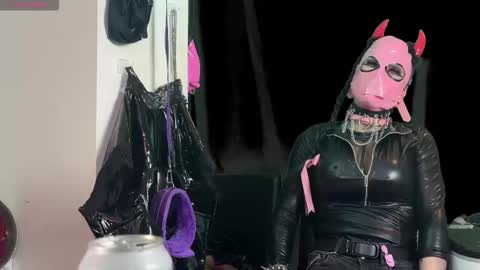 Snapshot of letsdoitbabez chatting on September 14, 2025, 11:31 am Julian Mask online show from September 14, 2025, 11:31 am