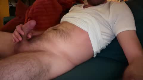 Snapshot of leukurrt chatting on April 3, 2026, 6:28 pm leukurrt online show from April 3, 2026, 6:28 pm