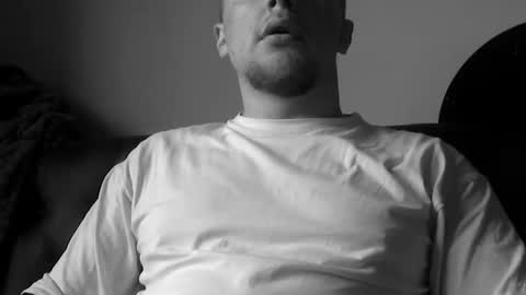 Snapshot of lev1ngston chatting on December 3, 2025, 8:56 am lev1ngston online show from December 3, 2025, 8:56 am