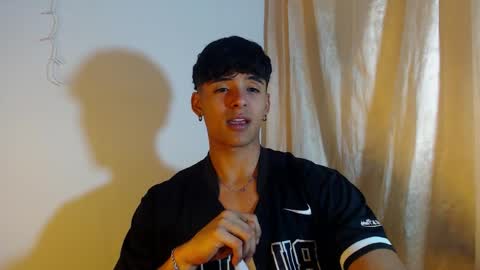 i  am lewis ly EDUARDO MEMDOZA15 online show from January 15, 2026, 9:18 pm