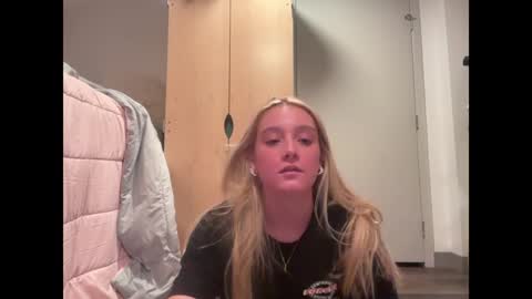 lexisRose online show from December 5, 2024, 12:08 am