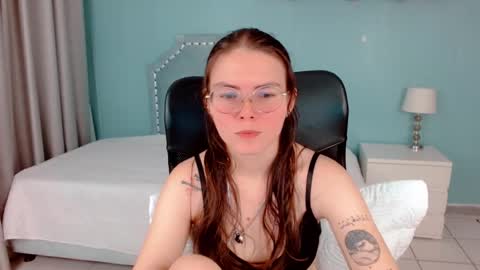 Lexas Room online show from October 22, 2025, 5:08 am