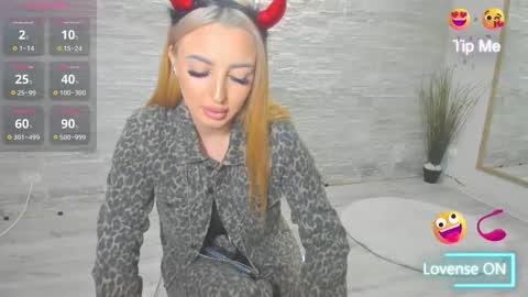 Lexi online show from October 8, 2025, 5:05 am