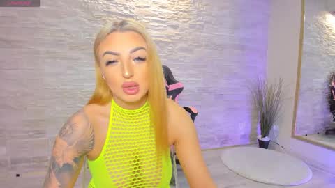 Lexi online show from October 14, 2025, 4:24 am
