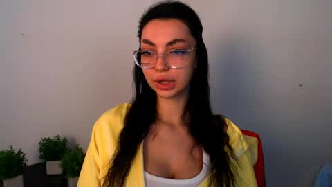Alexia online show from May 8, 2026, 11:48 am