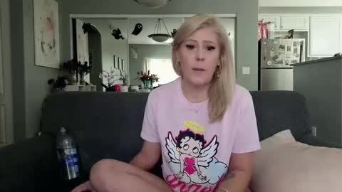 Lexi online show from November 2, 2025, 5:48 pm