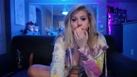 Lexi online show from November 14, 2025, 5:28 am