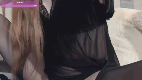 Snapshot of lexie_r chatting on February 28, 2025, 12:20 pm Lexie  online show from February 28, 2025, 12:20 pm